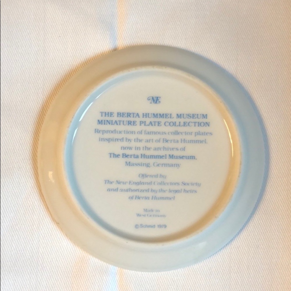 Vintage The Berta Hummel Museum Miniature Plate - Picture 4 of 5